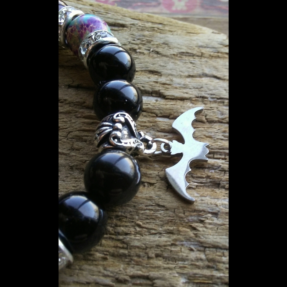 🌙🖤Bat Charm Stone Bracelet - Picture 7 of 15